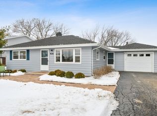 1908 Burr Oak Ln, Lindenhurst, IL 60046