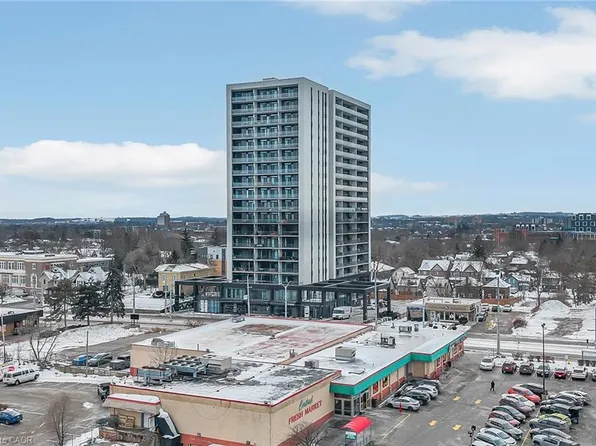 741 King St W #306, Kitchener, ON N2G 1E3