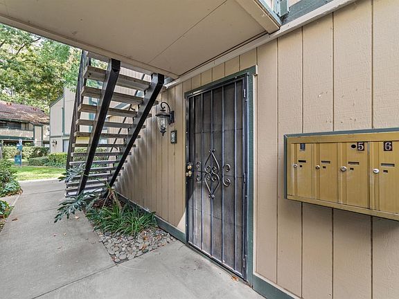 2nd image of 600 Del Verde Cir Unit 5