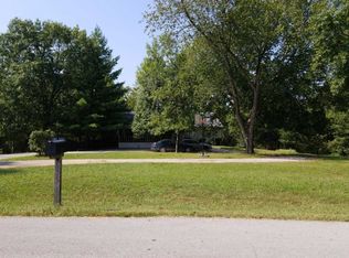 320 Hillcrest Dr, Nevada, MO 64772