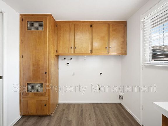 2nd image of 850 W Whittier Ave
