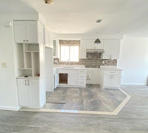 3rd image of 1463 Stadium Ave