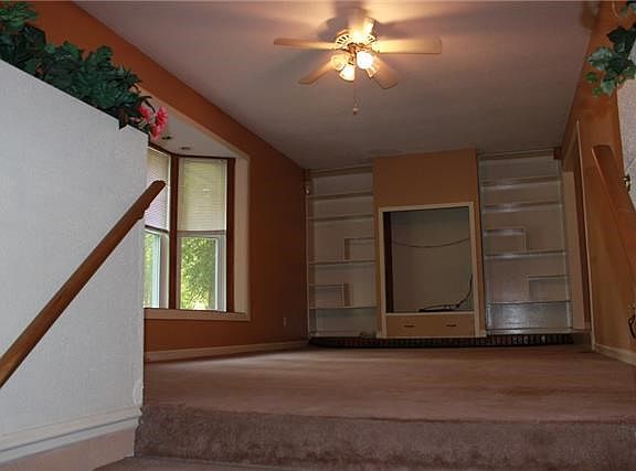 4th image of 230 Slayden Cir