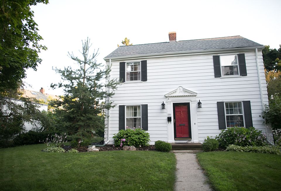 1st image of 720 Linden St