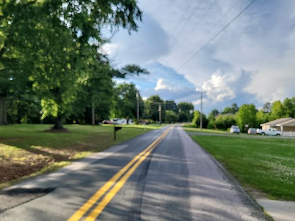 5th image of 1609 Lawless Creek Rd