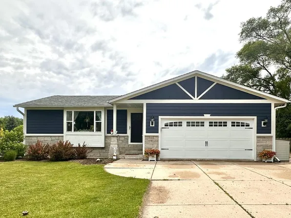 307 Fox Horn DRIVE, Waterford, WI 53185