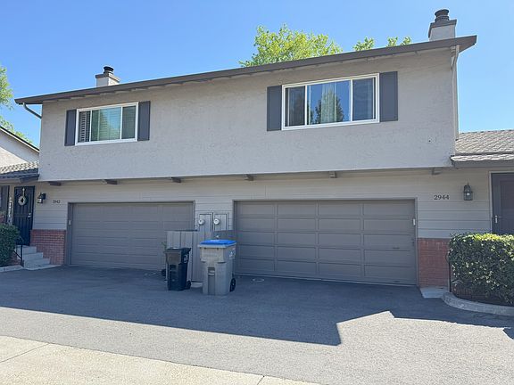 3rd image of 2944 Moorpark Ave