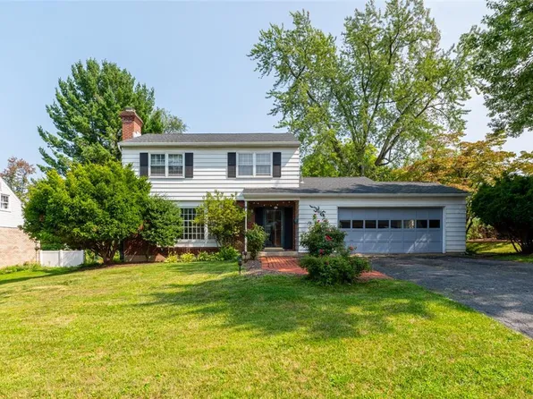 326 Iroquois St, Emmaus, PA 18049