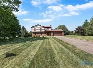 24980 Copopa Trl, Columbia Station, OH 44028