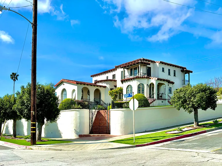 2005 S Patton Ave — Photo 37