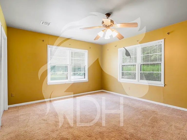450 N Miller St — Photo 17