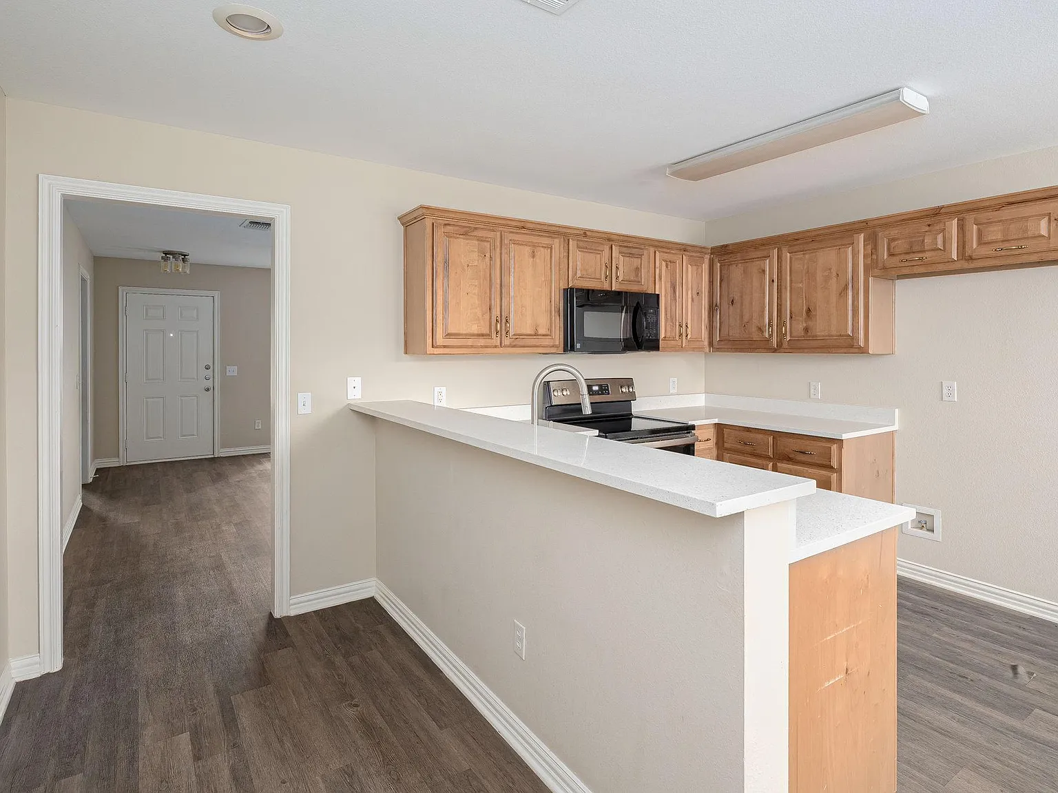 3 bed, 1327 sqft, $1,600 — Photo 3
