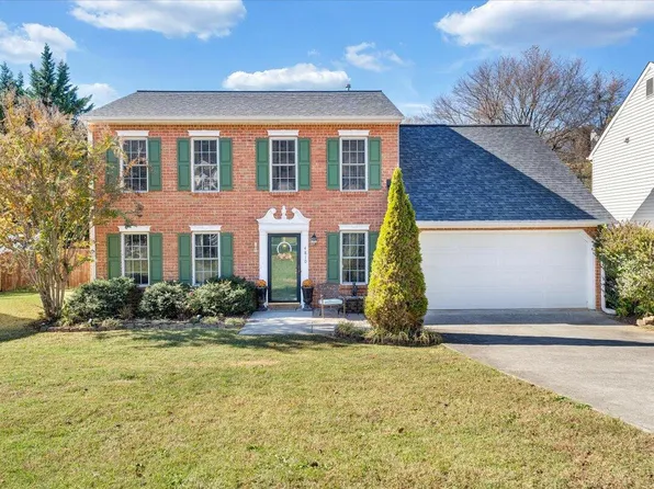 4810 Horseman Dr NE, Roanoke, VA 24019