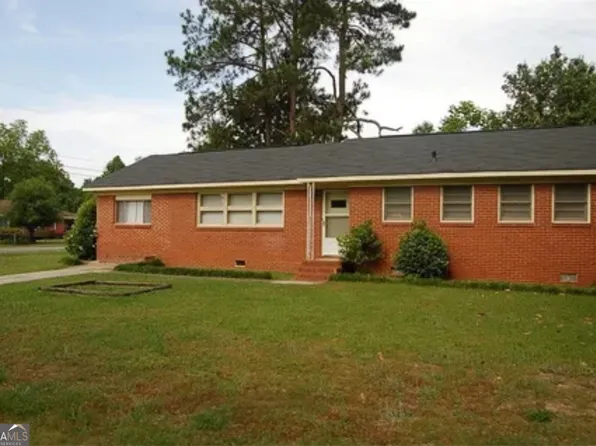 145 Holly St, Warner Robins, GA 31093