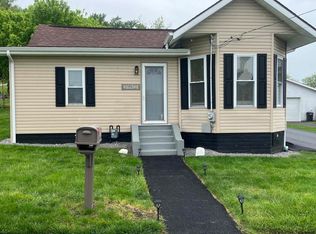 62 Oak St, Weston, WV 26452