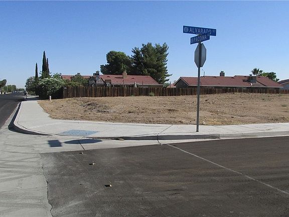 5th image of 14112 Alvarado Ct