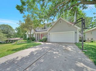 8001 Bancroft Ave, Lincoln, NE 68506