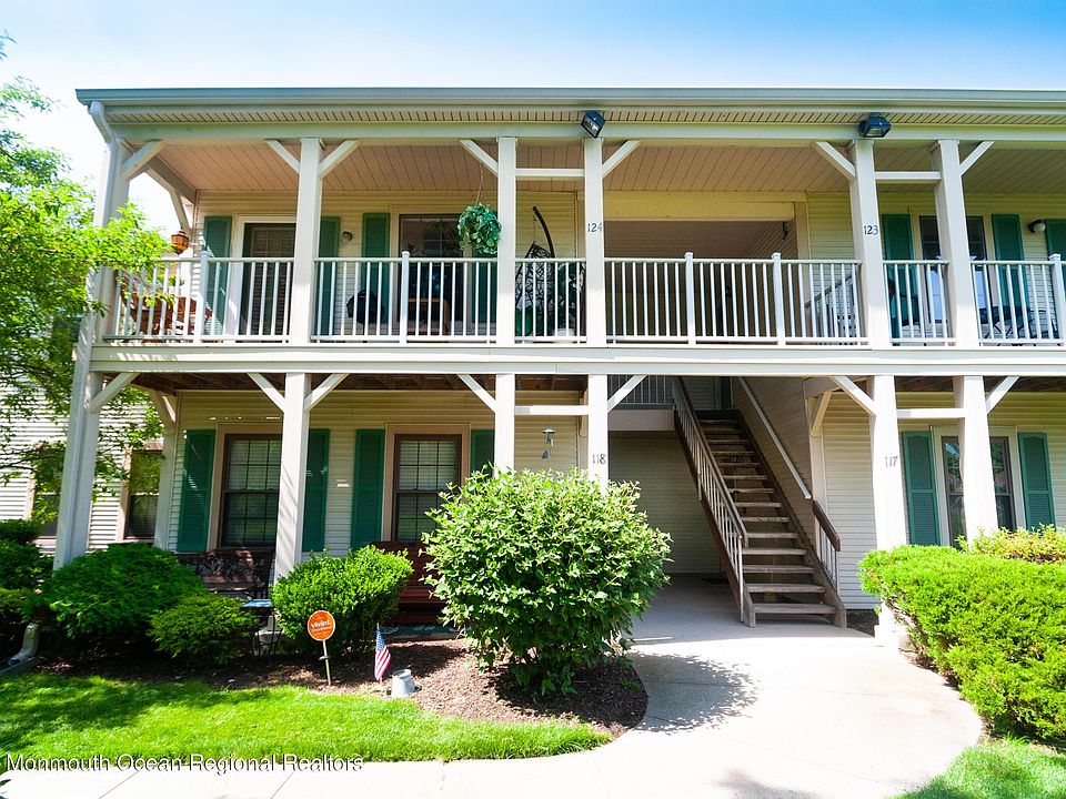 1st image of 124 Griggs Pl #124