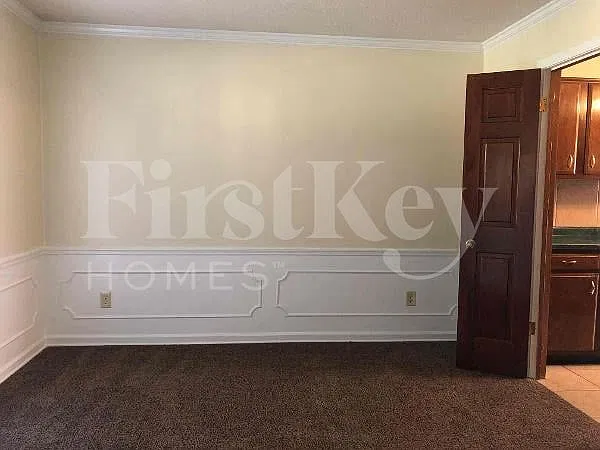 3 bed, 2.0 bath, 1947 sqft, $1,965 — Photo 3