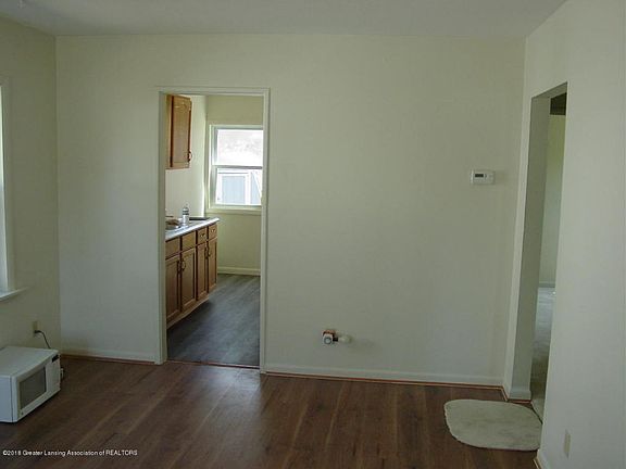 3rd image of 3421 Burchfield Dr