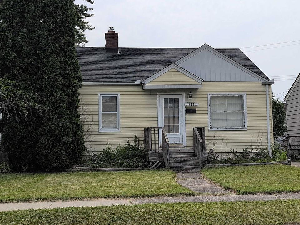 1st image of 28252 Maple St