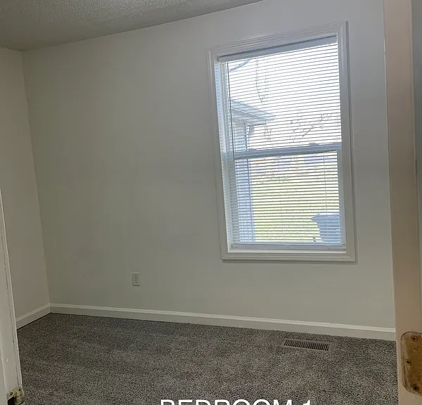 613 College Dr #C — Photo 9