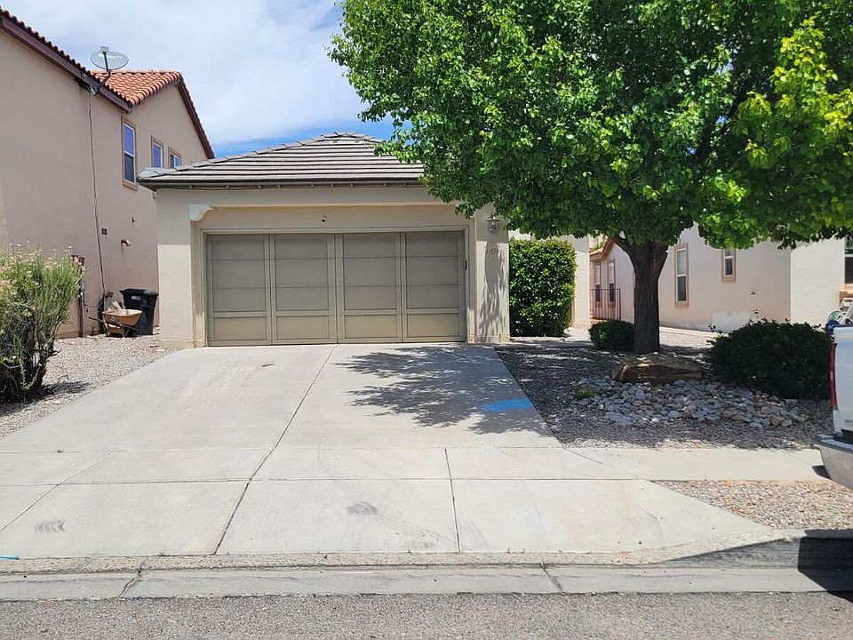 2nd image of 1039 Waterfall Dr NE