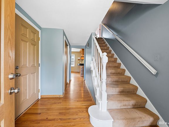 2nd image of 846 Pheasant Walk Dr