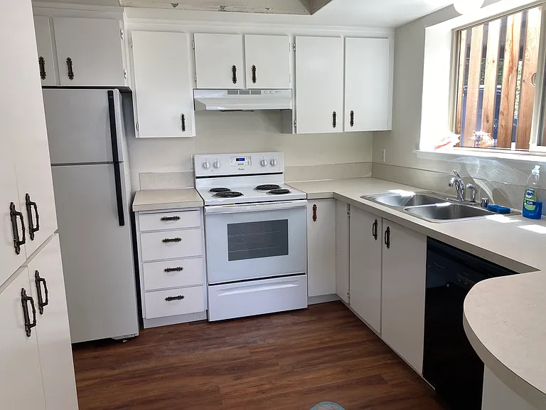 282 Farragut Ave N #282 — Photo 10