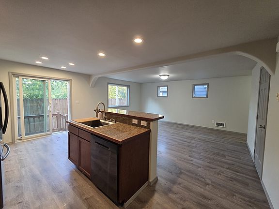 3rd image of 4573 148th St NE