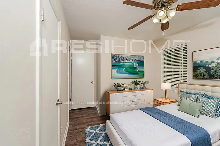6812 Markham Dr — Photo 9