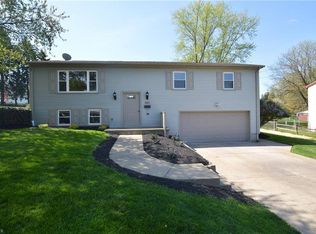 3017 Palmarie Dr, Poland, OH