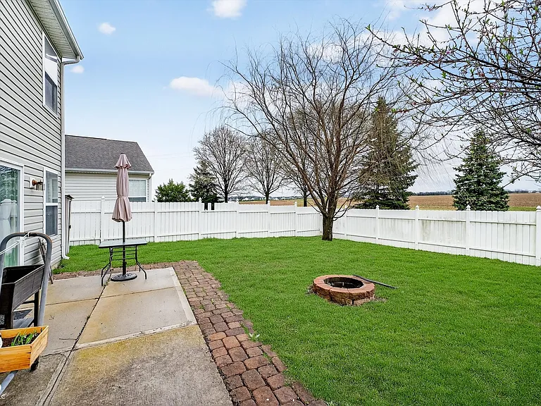 15472 Old Pond Cir — Photo 27