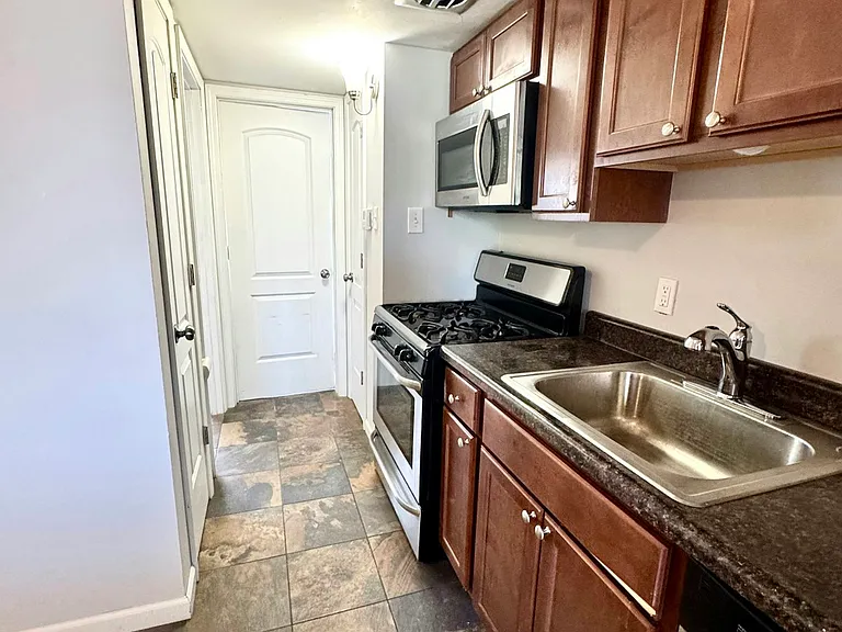 5225 Southwest Ave #206 — Photo 19