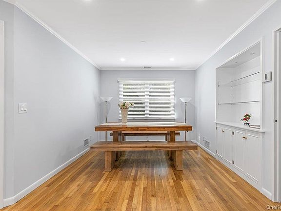 5th image of 22 Paddock Road