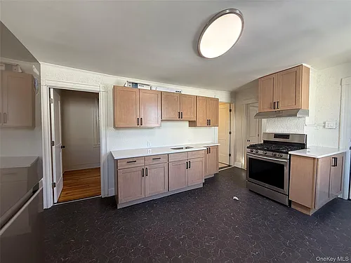 40 N Clover St Photo 1