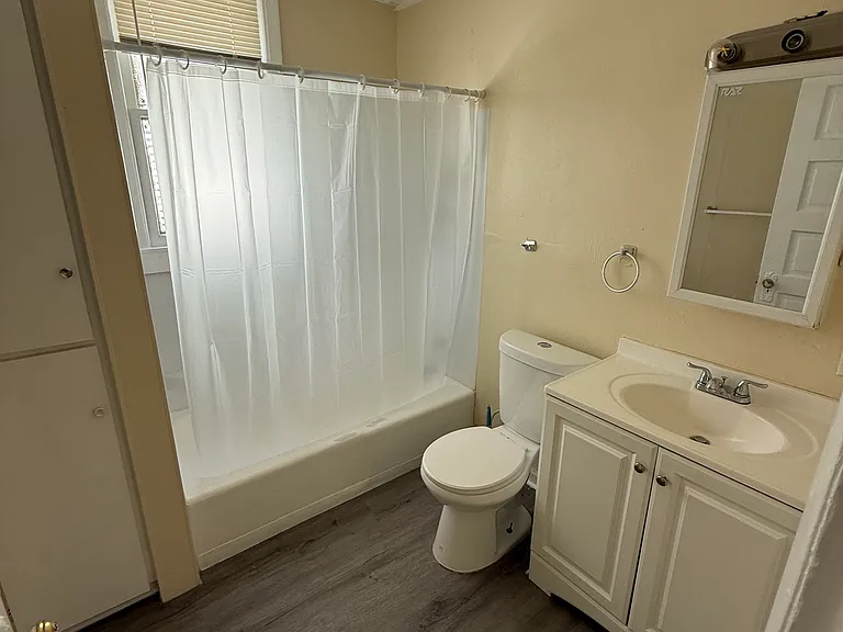 318 Gibson St #2 — Photo 24
