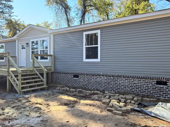 121 Hampton Dr, Morganton, GA 30560