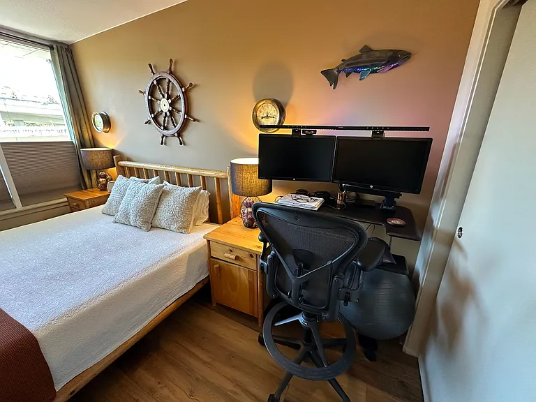 1515 Dock St #402 — Photo 16