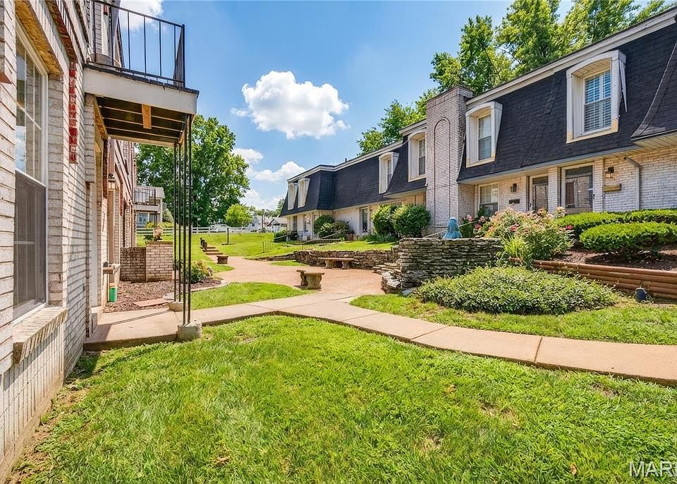 1st image of 4392 Chateau De Ville Dr APT A