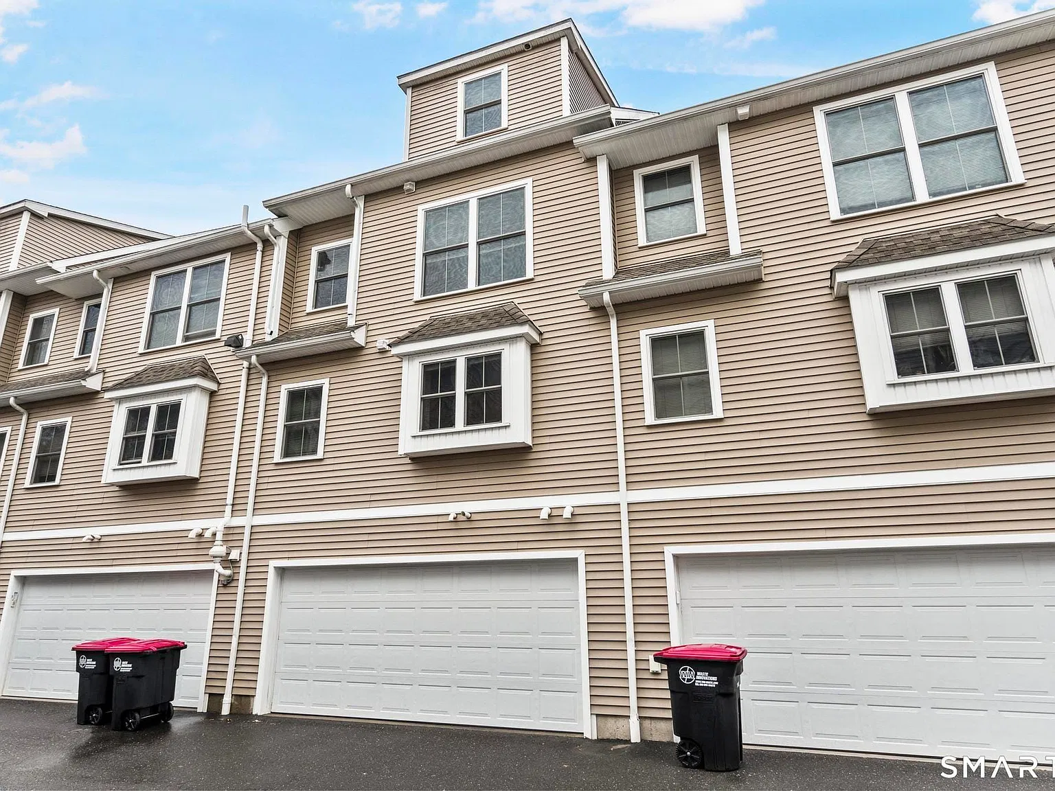 3 bed, 2.5 bath, 1719 sqft, $3,795 — Photo 1