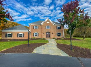 64 Hildebrandt Rd, Dallas, PA 18612