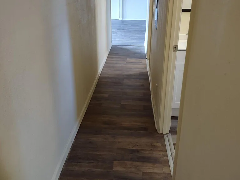 1020 S Main St NE — Photo 23