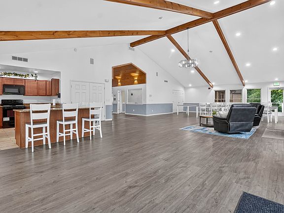 4th image of 8225 Embury Rd #1a0