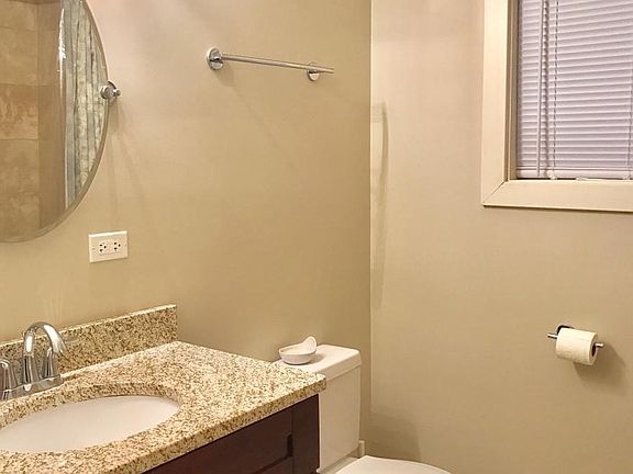 4th image of 1416 W Farwell Ave #2R