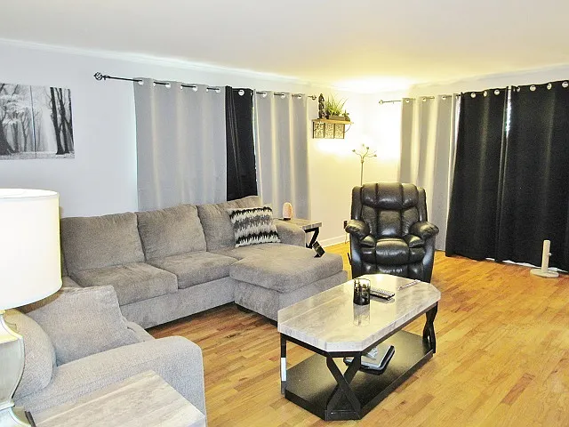 1809 Ivy Ln — Photo 4