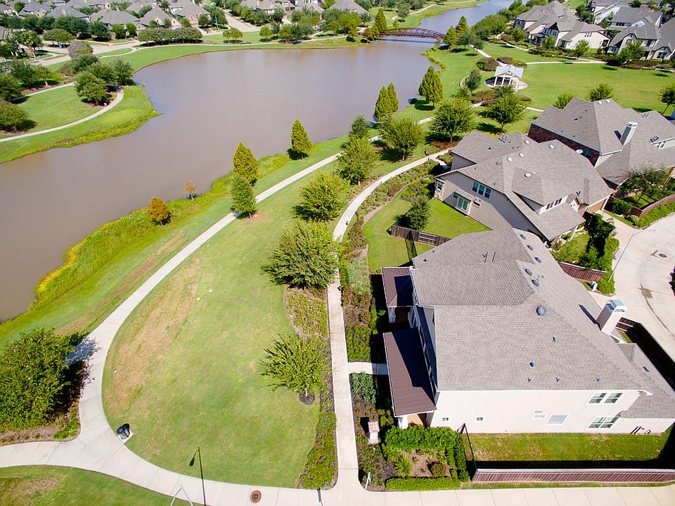 1st image of 922 Weldon Park Dr