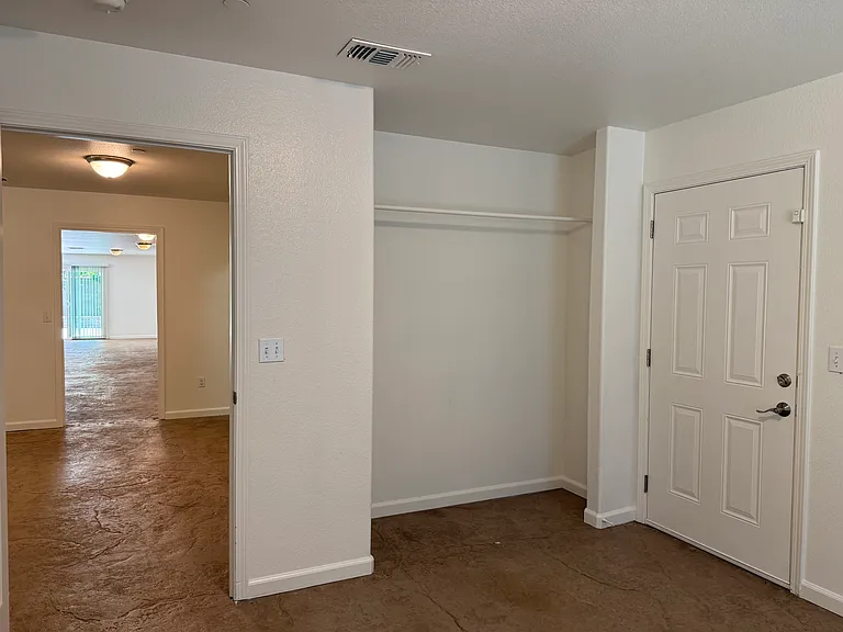 4316 Illinois Ave — Photo 23