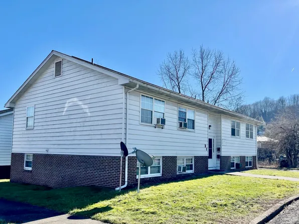 21 Dorsey St, Grafton, WV 26354