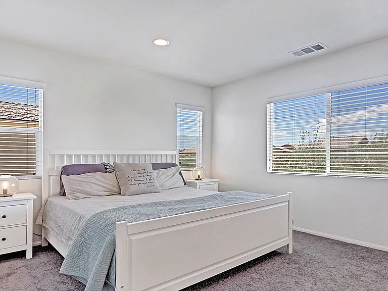 323 Paseo Gusto — Photo 10